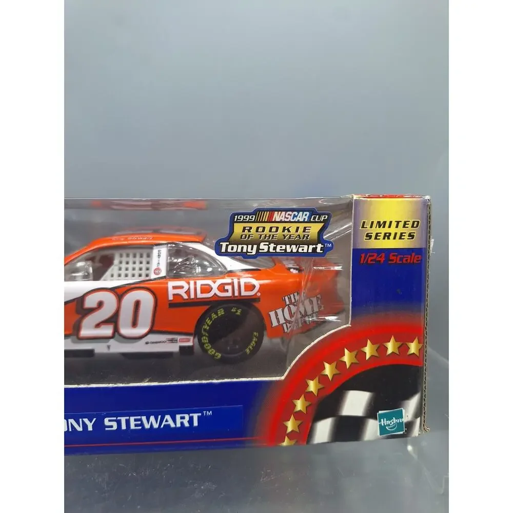 NASCAR~Winner's Circle~Tony Stewart~Home Depot #20~2000~Hasbro~1:24 Scale~NEW